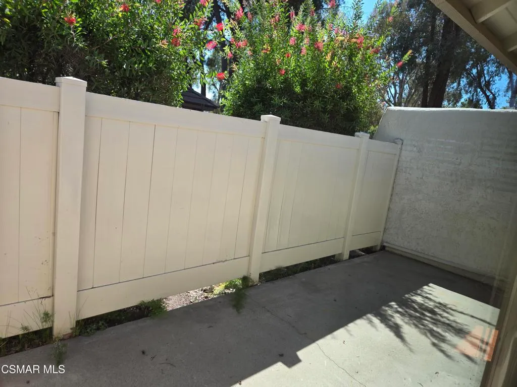 Westlake Village, California 91361, United States, 3 Bedrooms Bedrooms, ,2 BathroomsBathrooms,Residential,Active,200804