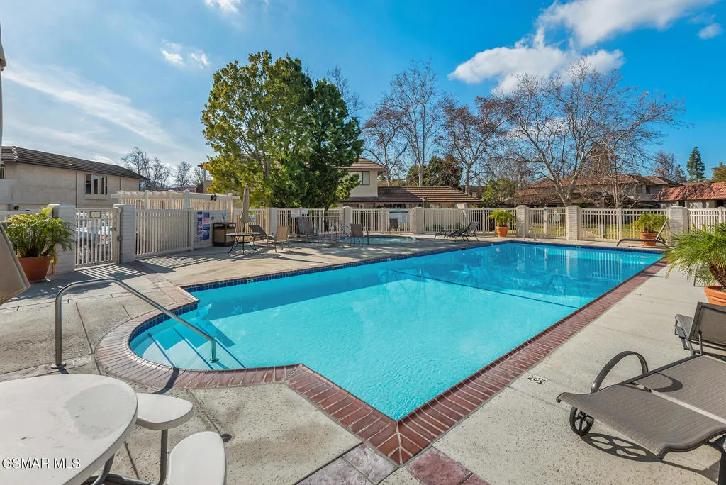 Westlake Village, California 91361, United States, 3 Bedrooms Bedrooms, ,2 BathroomsBathrooms,Residential,Active,200804