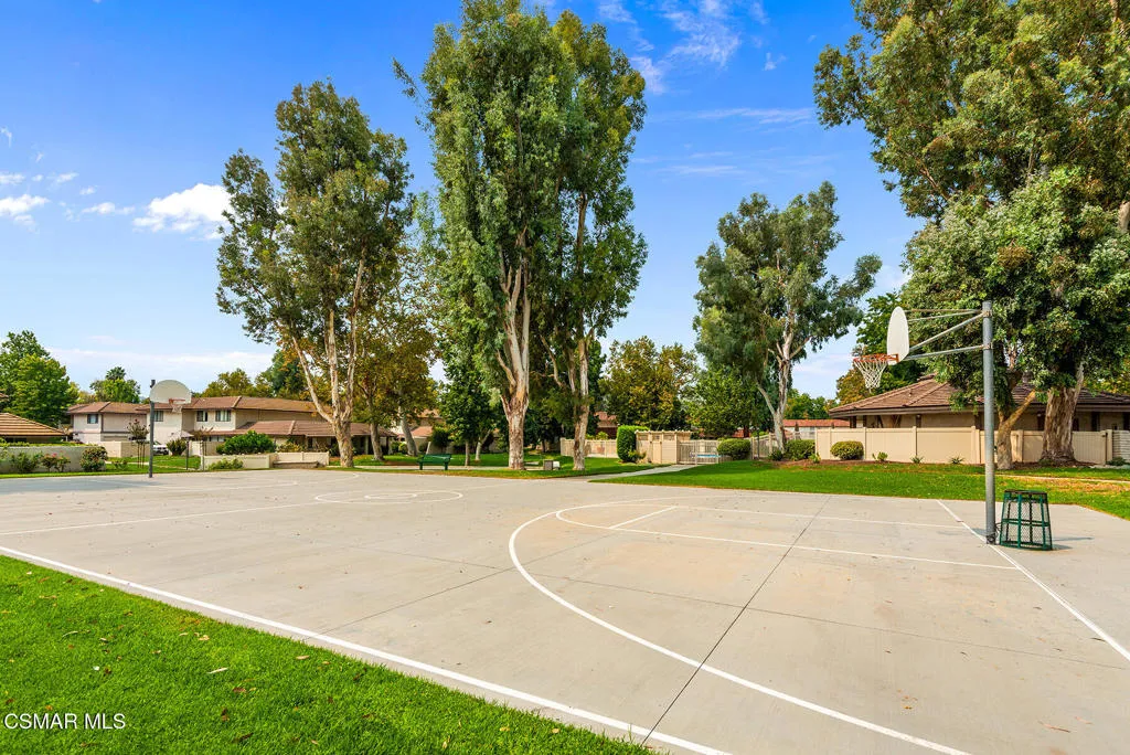 Westlake Village, California 91361, United States, 3 Bedrooms Bedrooms, ,2 BathroomsBathrooms,Residential,Active,200804