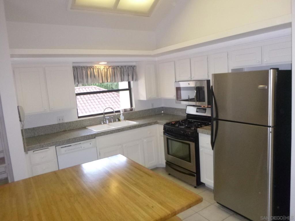 16120 Avenida Venusto 20