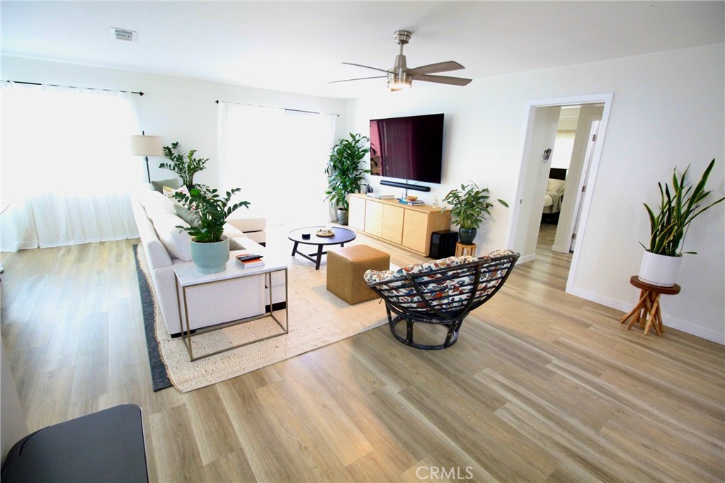 3305 W Thornton Avenue