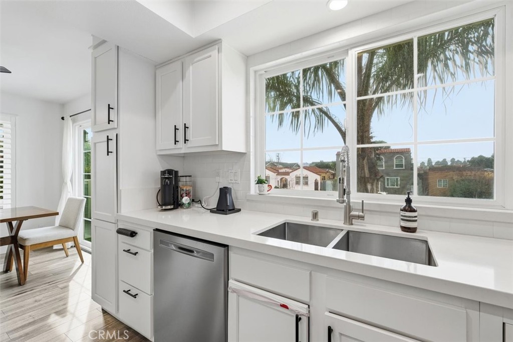 1910 Cabrillo Avenue