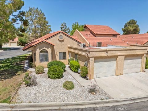 Photo of 19022 Cedar Dr, Apple Valley, CA 92308 (MLS # TR26095221)