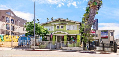 Photo of 972 S Hoover ST, Los Angeles, CA 90006 (MLS # PW26181475)