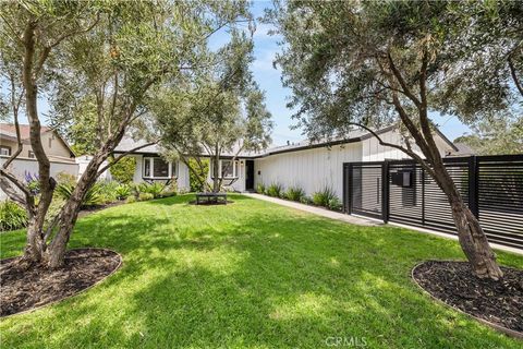 Photo of 23377 Friar St, Woodland Hills, CA 91367 (MLS # SR26077868)