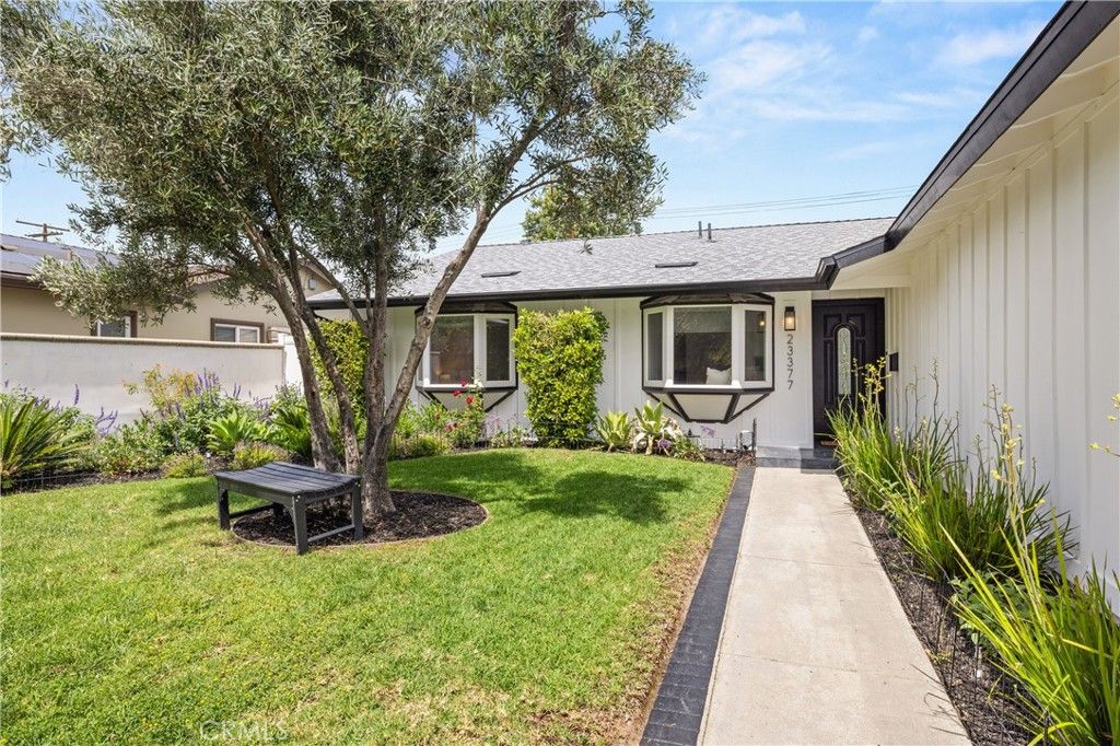 Photo of 23377 Friar St, Woodland Hills, CA 91367 (MLS # SR26077868)