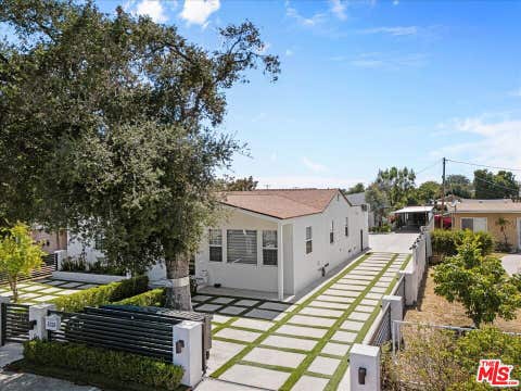 Photo of 1213 S California Avenue, Monrovia, CA 91016 (MLS # 26869901)