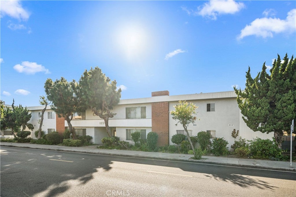 127 N Eucalyptus Avenue 4