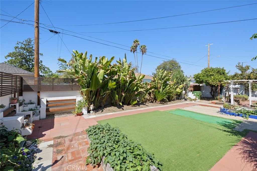 8127 Wilkinson Avenue