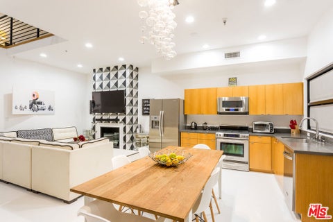 Photo of 815 Hampton Drive #7, Venice, CA 90291 (MLS # 26991513)