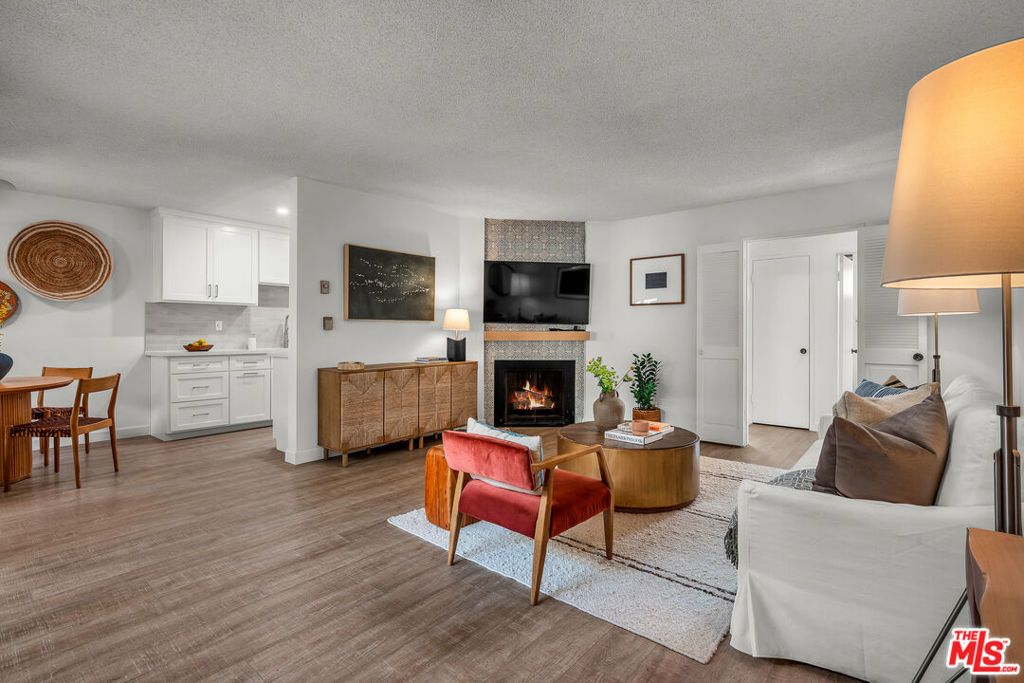 Photo of 914 Lincoln Boulevard #202, Santa Monica, CA 90403 (MLS # 26667455)