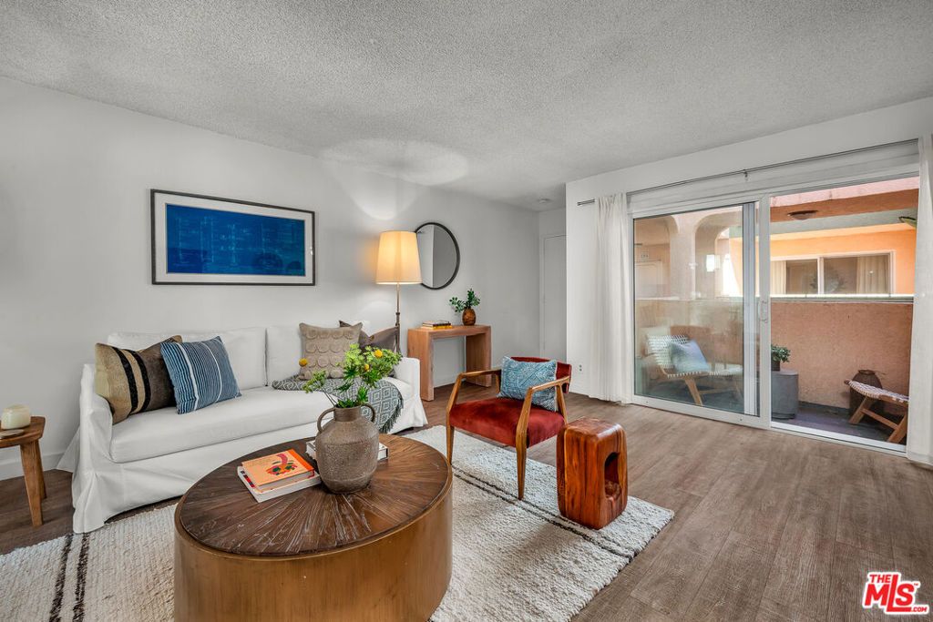 Photo of 914 Lincoln Boulevard #202, Santa Monica, CA 90403 (MLS # 26667455)