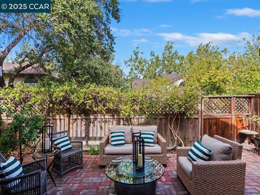 BEACON RIDGE - Residential