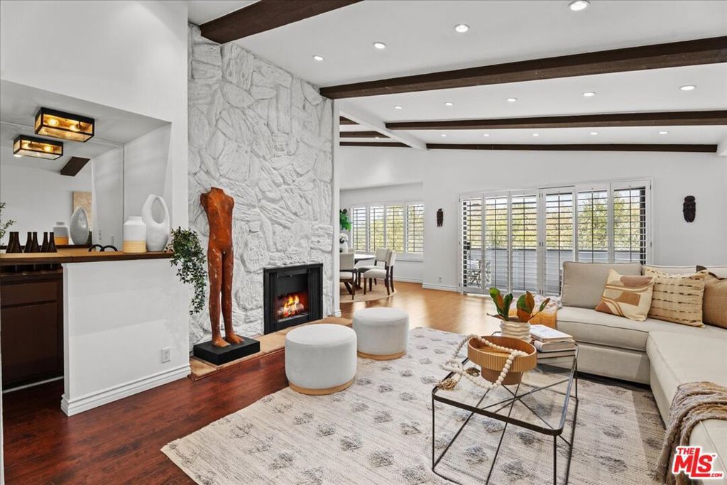 Photo of 853 S Le Doux Road #301, Los Angeles, CA 90035 (MLS # 25537459)