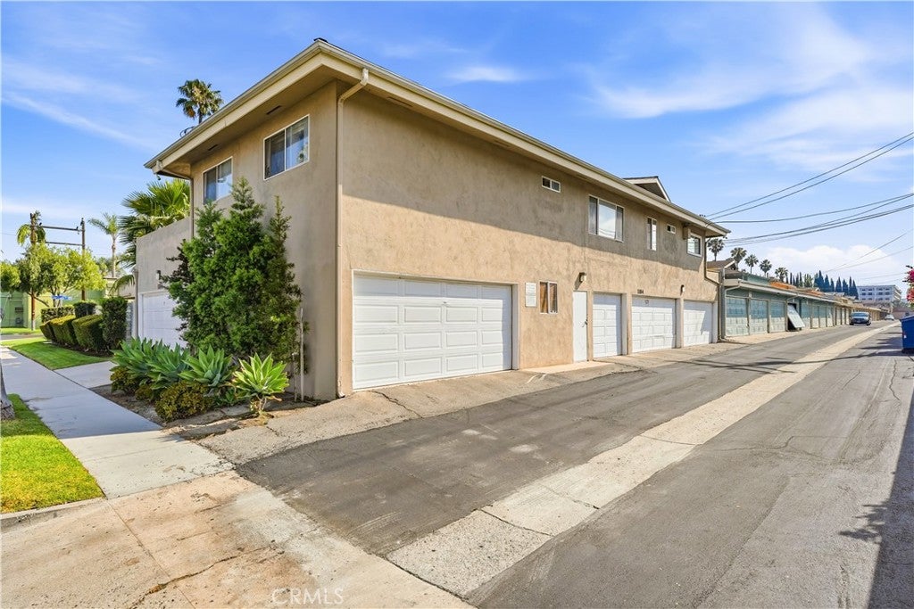1184 W Casa Grande Avenue