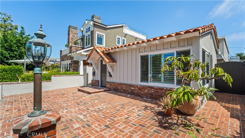 Corona del Mar South of PCH (CDMS) - Residential Lease