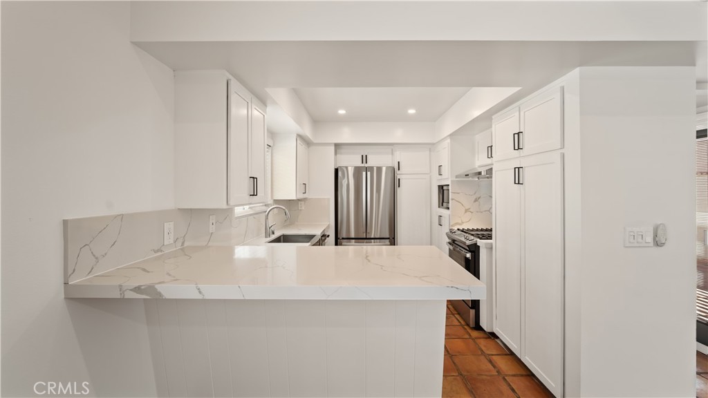 Corona del Mar South of PCH (CDMS) - Residential Lease