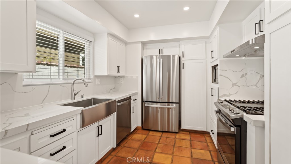 Corona del Mar South of PCH (CDMS) - Residential Lease