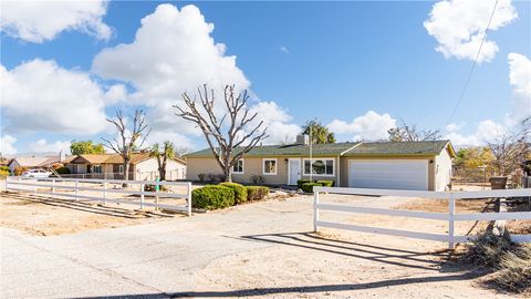Photo of 9293 Guava Ave, Hesperia, CA 92345 (MLS # PW25271283)