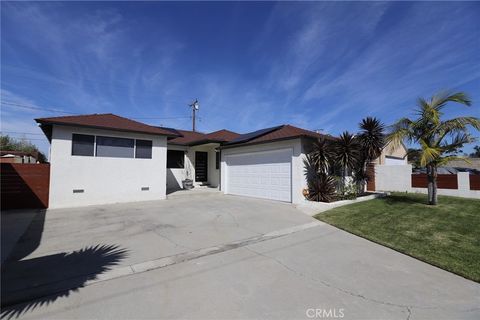Photo of 11925 Daleside Avenue, Hawthorne, CA 90250 (MLS # SB26100627)