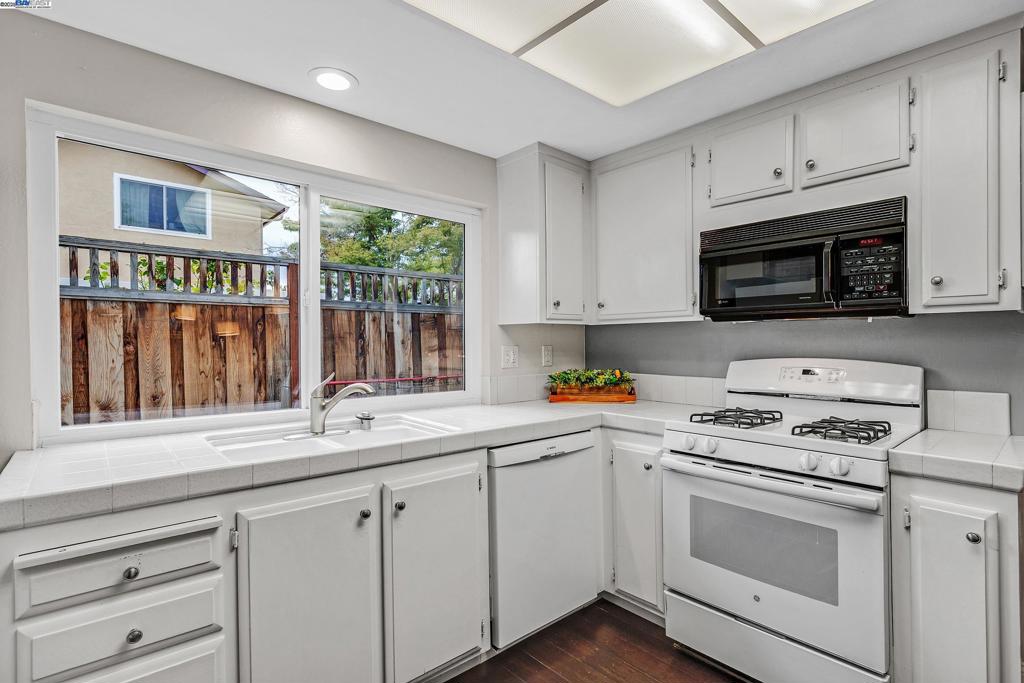 RHONEWOOD PARK - Residential