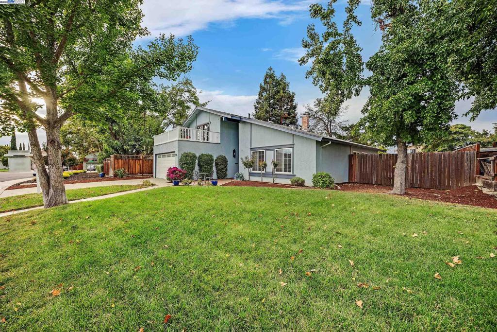 RHONEWOOD PARK - Residential