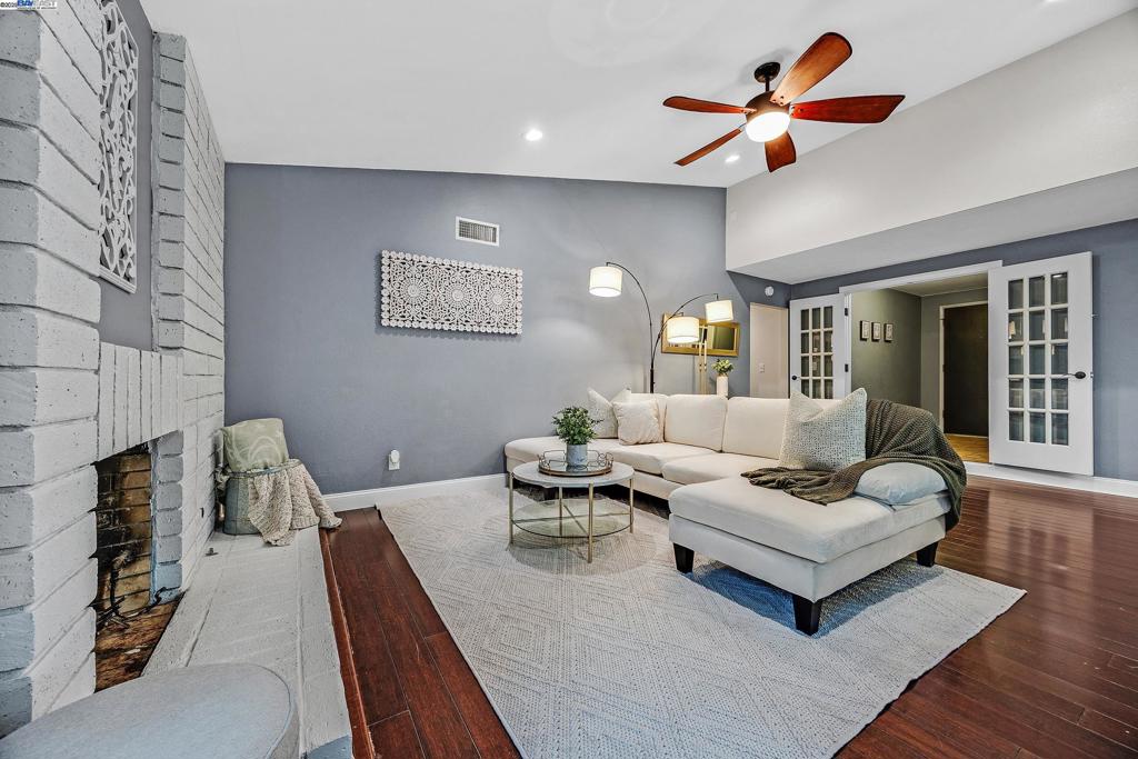 RHONEWOOD PARK - Residential