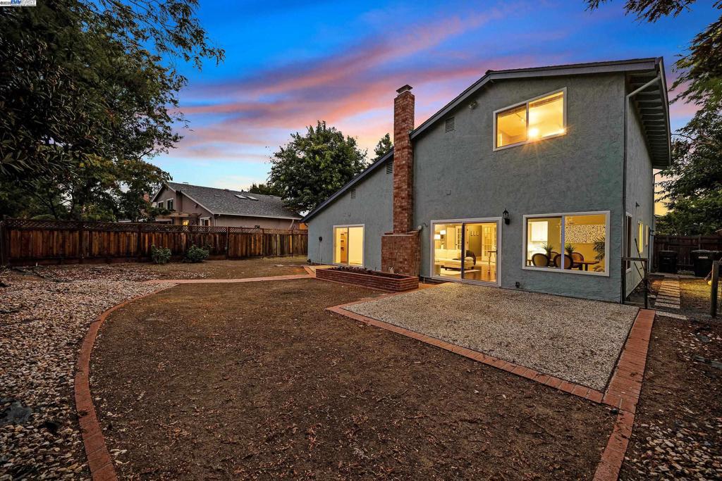 RHONEWOOD PARK - Residential