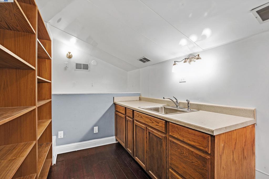 RHONEWOOD PARK - Residential