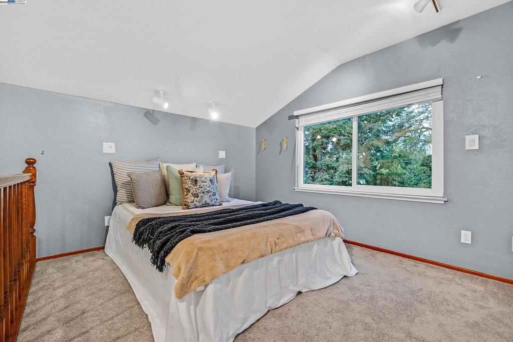 RHONEWOOD PARK - Residential