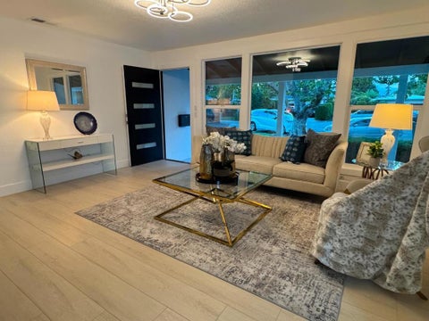 Photo of 17 Yarnall Place, Redwood City, CA 94063 (MLS # ML82052975)