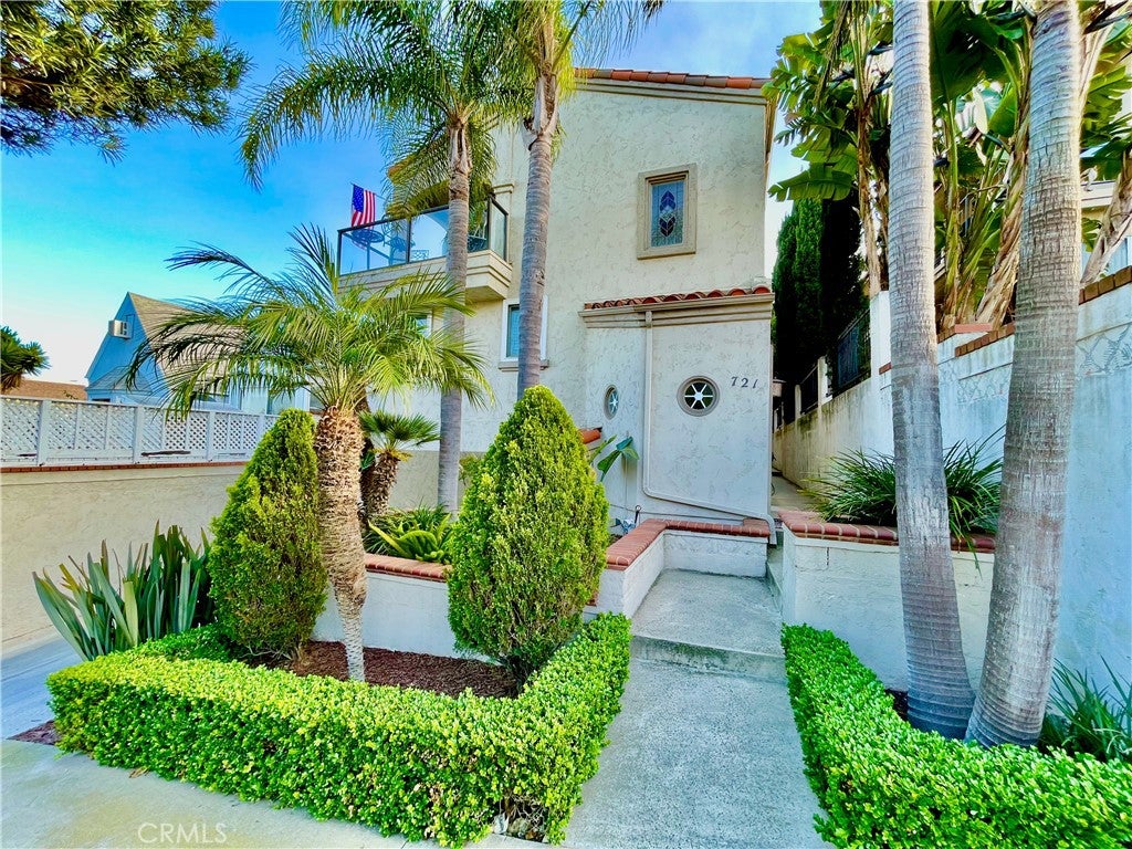 721 W 27th 1