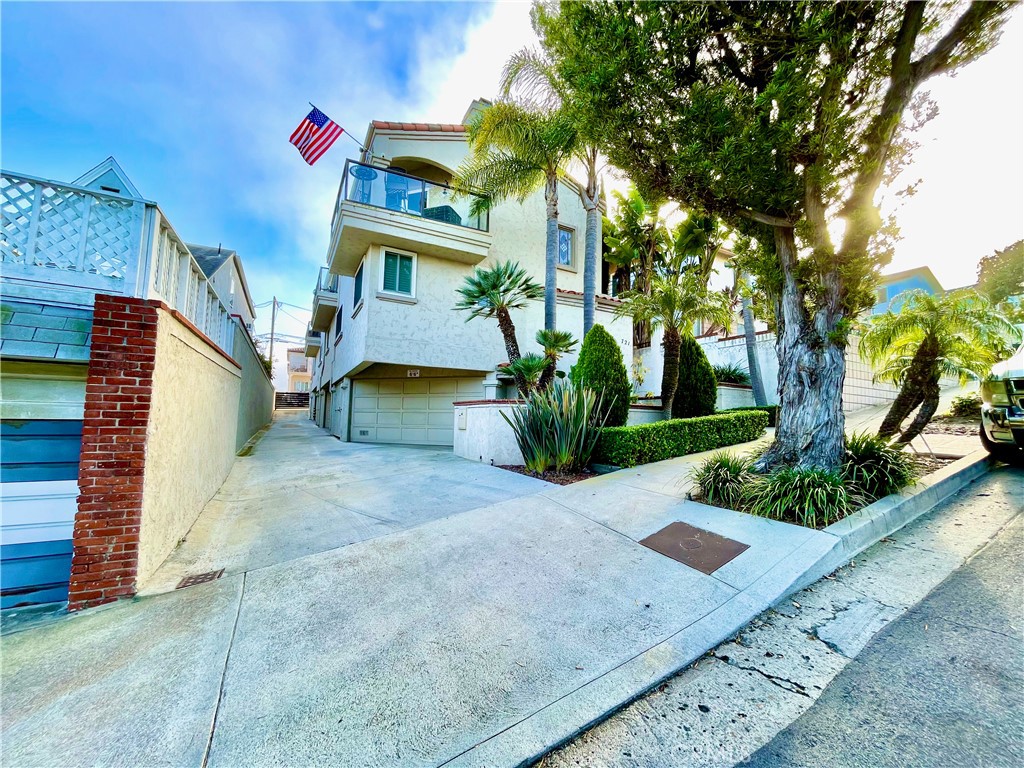 721 W 27th 1