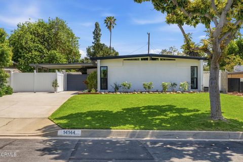 Photo of 14144 Viburnum Drive, Whittier, CA 90604 (MLS # P1-26730)