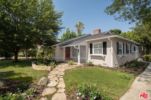 Photo of 4900 Ethel Avenue, Sherman Oaks, CA 91423 (MLS # 26661479)