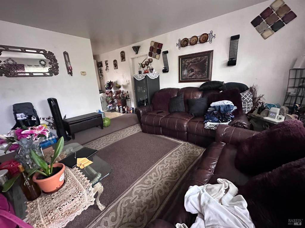 2721 Victoria Drive