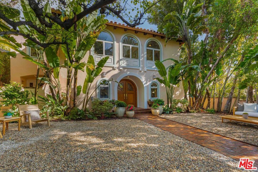 Photo of 424 Marguerita Avenue, Santa Monica, CA 90402 (MLS # 25522905)