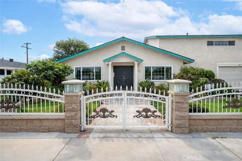 6382 Klamath Drive Westminster CA 92683