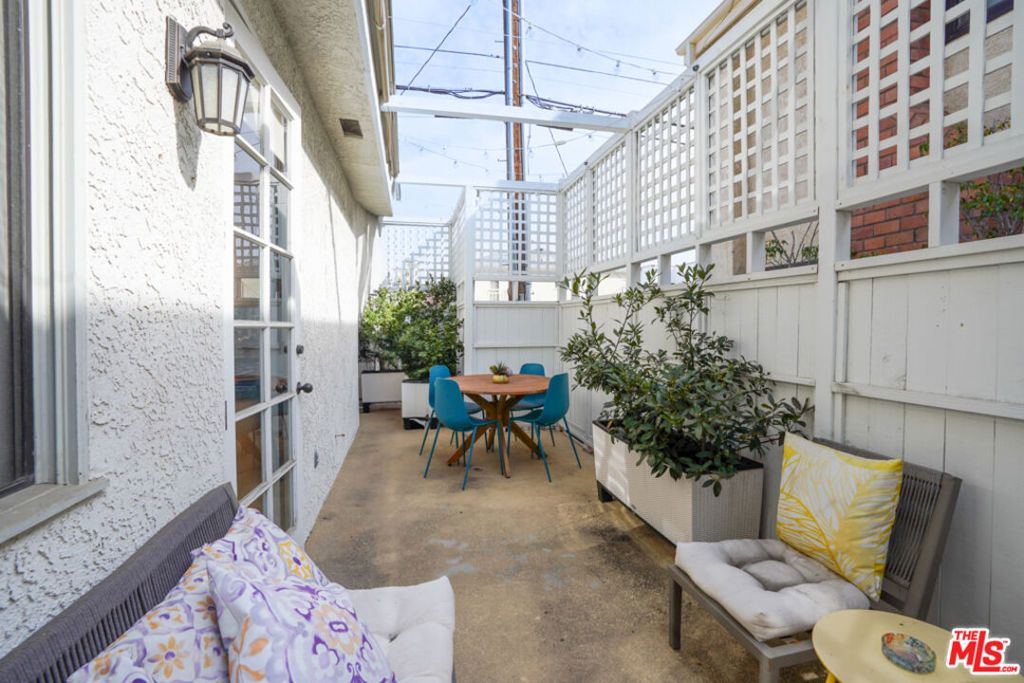 Photo of 1037 16th Street #10, Santa Monica, CA 90403 (MLS # 25615397)