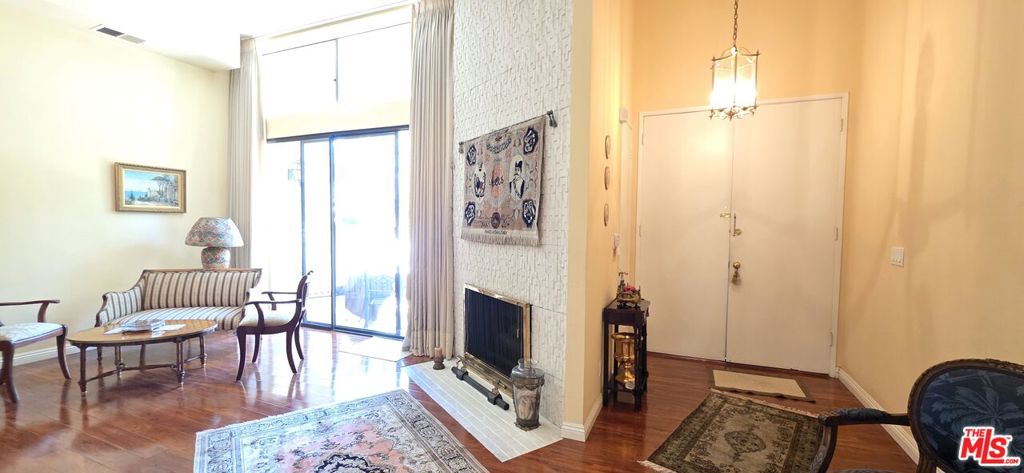 17707 Magnolia Boulevard