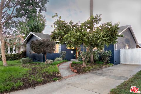 Photo of 2415 8th Avenue, Los Angeles, CA 90018 (MLS # 25616767)