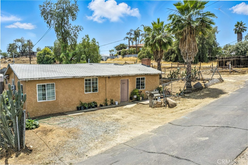 Charming & Affordable Menifee Home!
Discover this inviting single-story home in the heart of Menifee—perfectly located near schools, shopping centers, and easy freeway access. Officially listed as a 2-bedroom, 1-bath home, it features an additional bedroom, offering 3 bedrooms total for added space and flexibility. Step inside to find an updated kitchen with beautiful granite countertops, modern cabinetry, and tile flooring throughout the main living areas. The vaulted ceiling in the living room creates an open, airy feel that makes this home both comfortable and stylish. Whether you're looking to move in, fix up, or invest as a rental, this stick-built home offers endless potential—all at an unbeatable price. Don’t miss your chance to own a piece of Menifee at exceptional value!