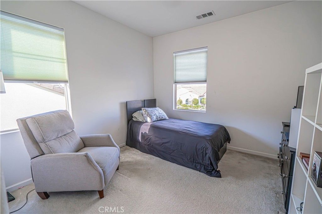 listing image 130720512004041342338