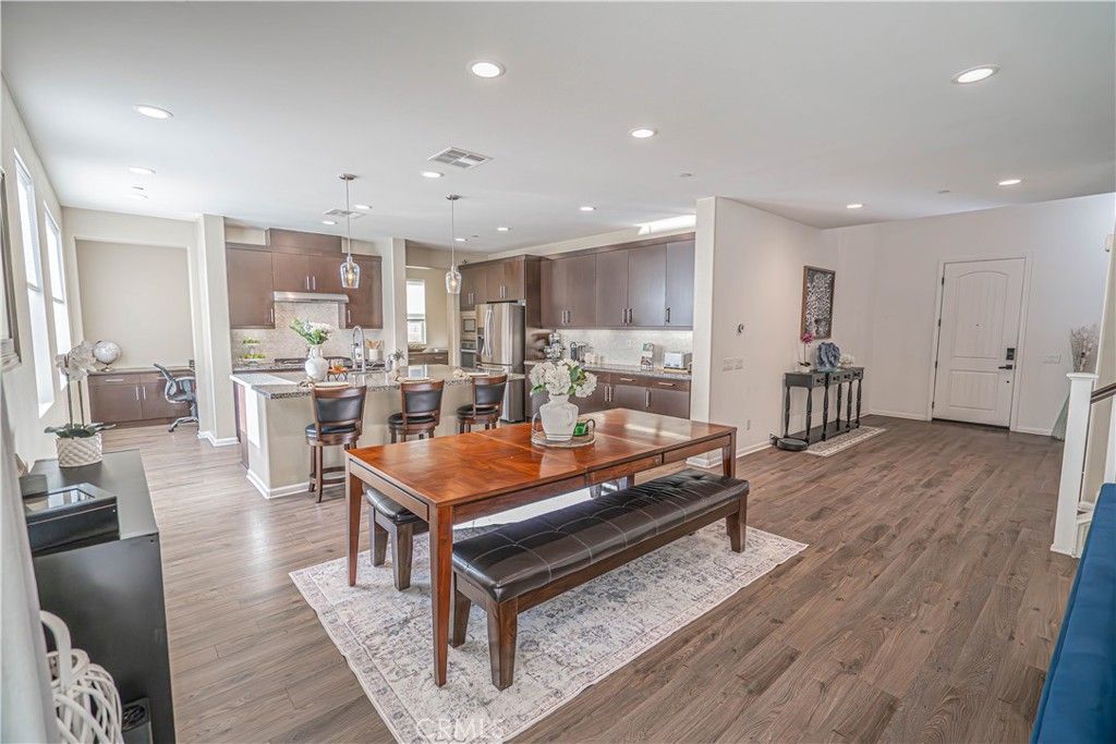 listing image 130729057514907961995