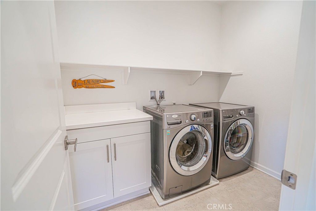 listing image 130722646417666770621