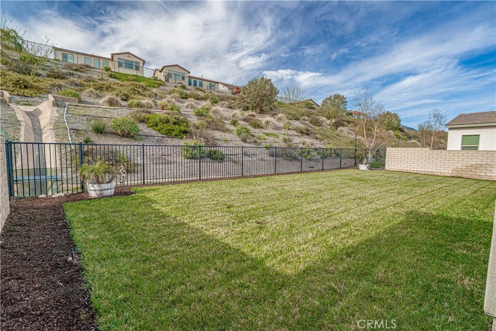 listing image 130727110084471905013