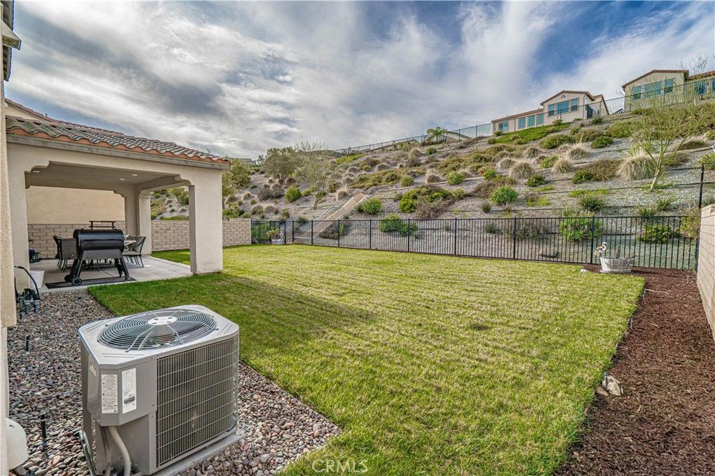 listing image 130726090664680857242