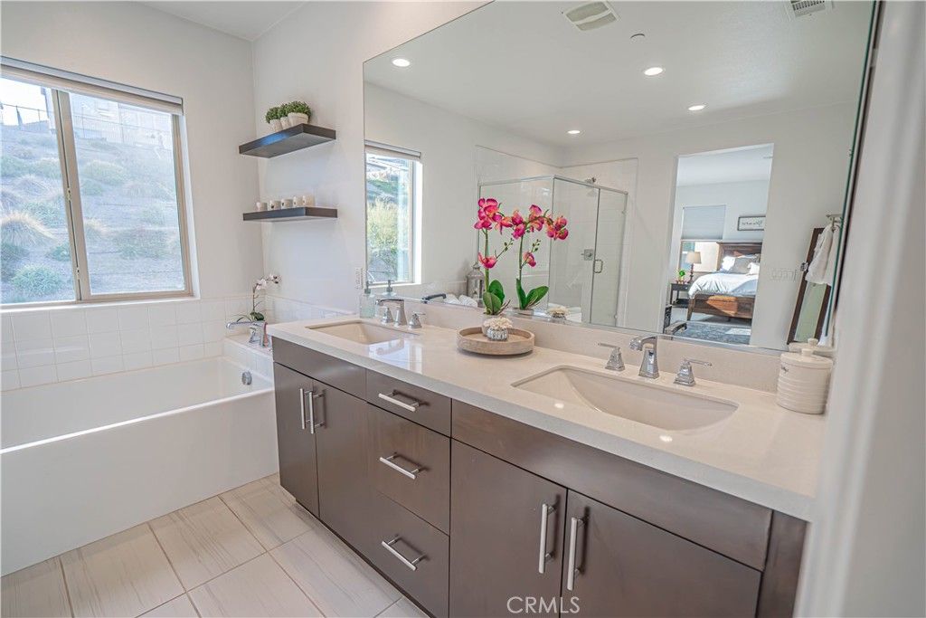 listing image 130729382055881353526