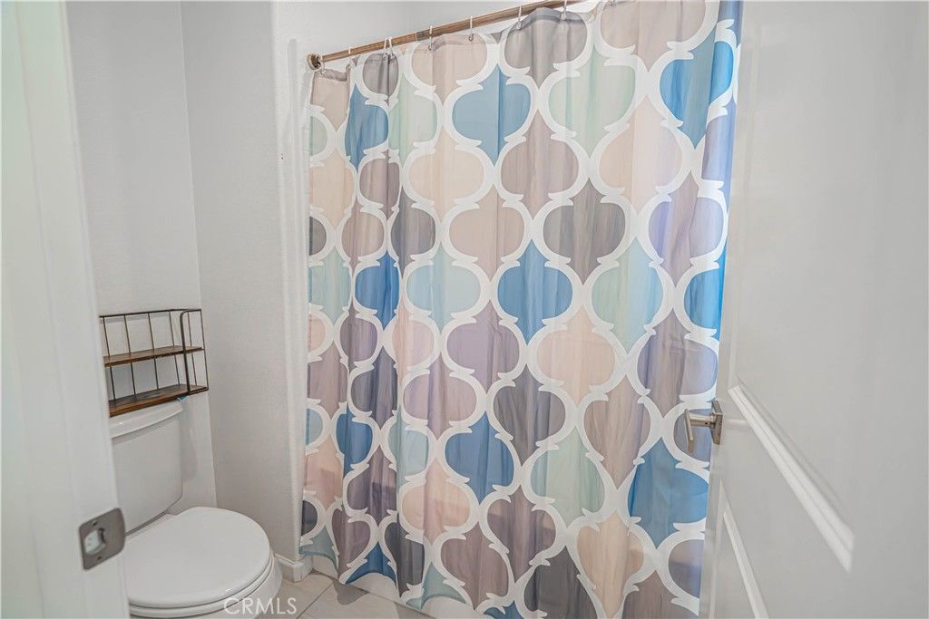 listing image 130721235618543977259