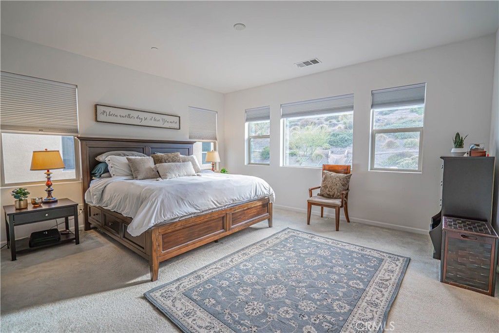 listing image 130723036708279954361